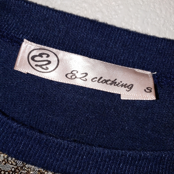 Navy gold sequin front blouse long sleeve small e2 clothing boutique - Picture 4 of 9